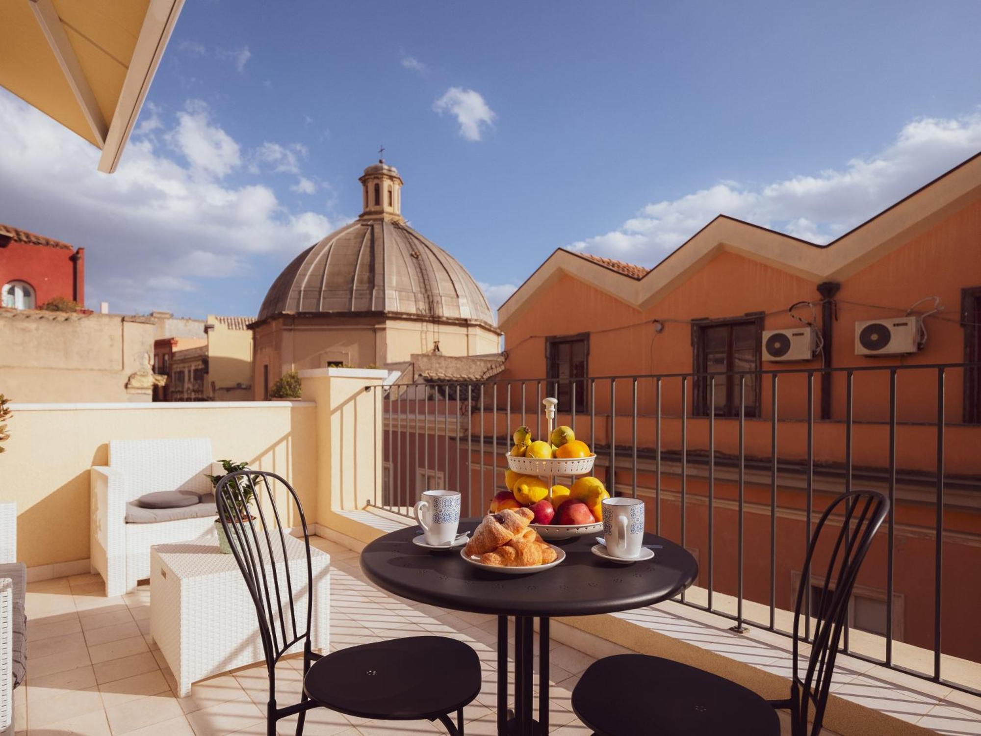 Luxury Suite La Terrazza In Pieno Centro In Cagliari Exterior foto